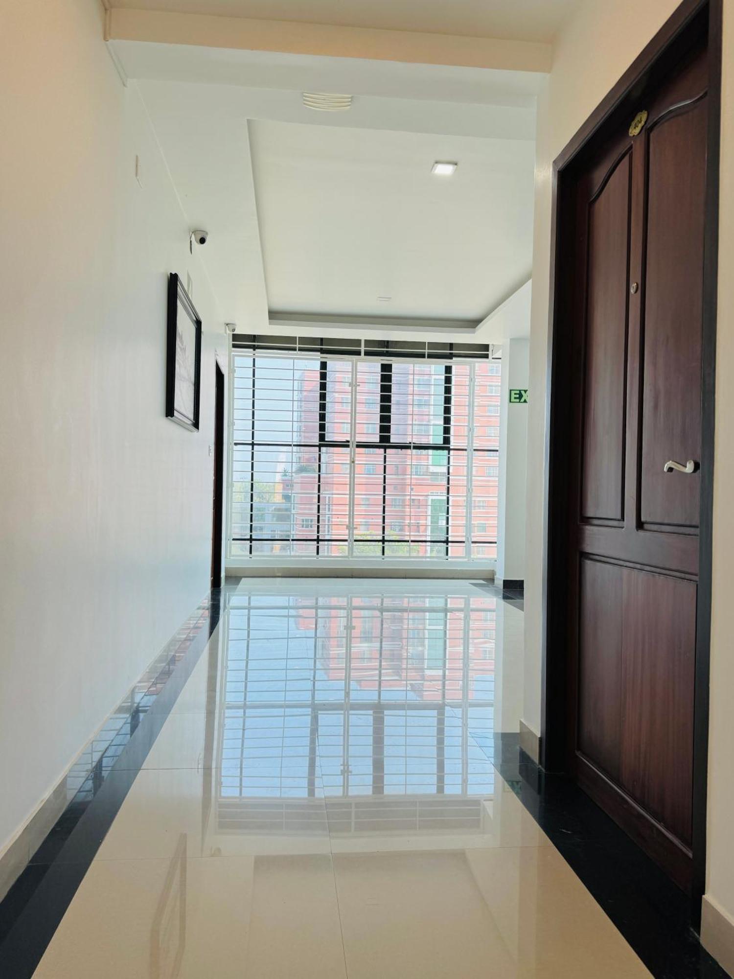 Royal International Hotel Trippapur Exterior photo